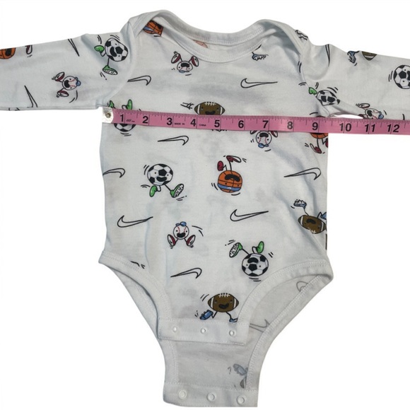 Nike White and Gray Baby Sports Set - Picture 7 of 10
